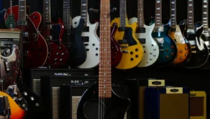 Магазин гитарных аксессуаров при мастерской в Санкт-Петербурге